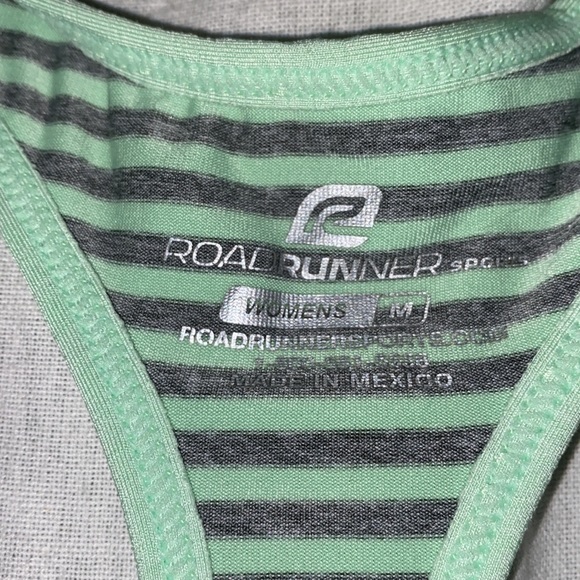 Active tops - Picture 7 of 12